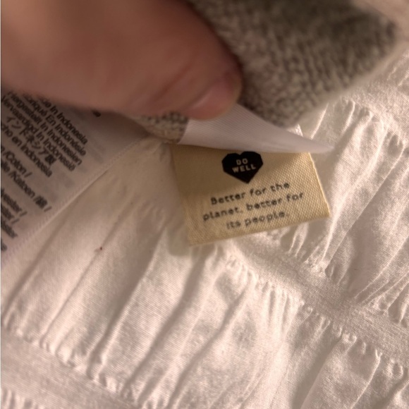 Madewell Sleeveless V-Neck Tan Top - Picture 9 of 12